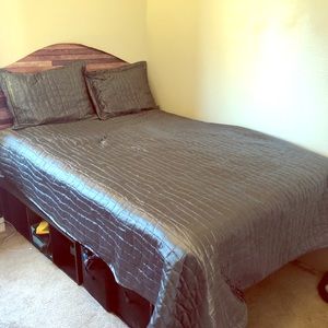 Queen Size Comforter Set